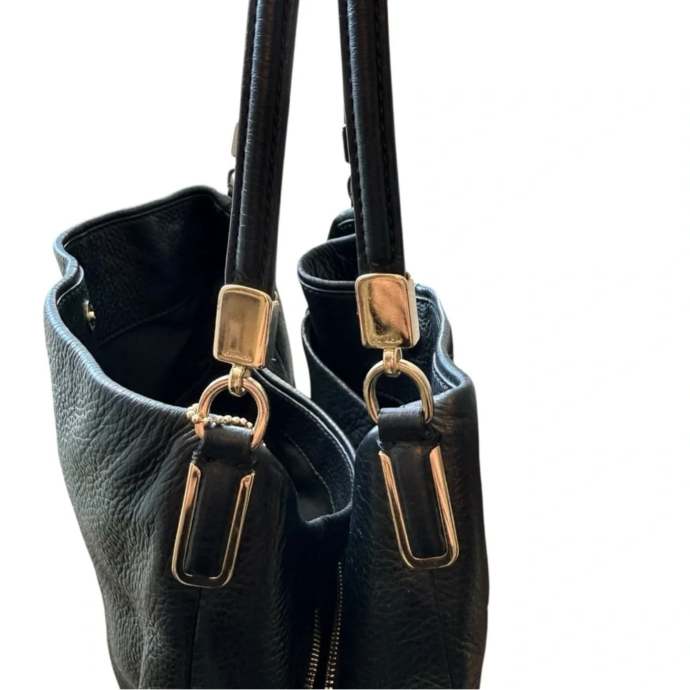 Coach Black pebbled Leather Shoulder Bag - Picture 3 of 10